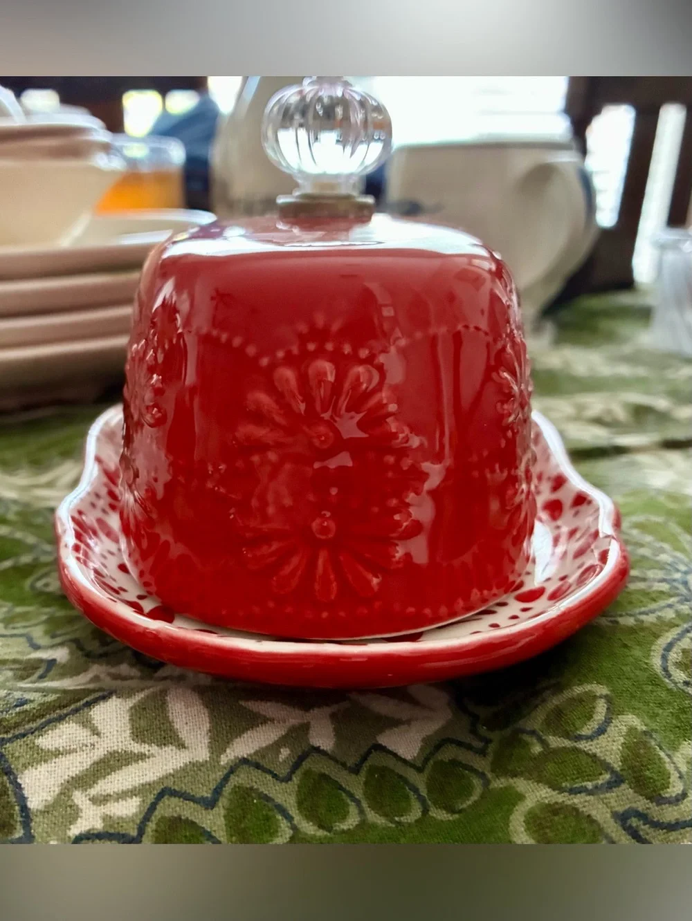 Pioneer Woman Red & White Butter Dish w/Glass Pull Top. EC. Embossed Floral Side